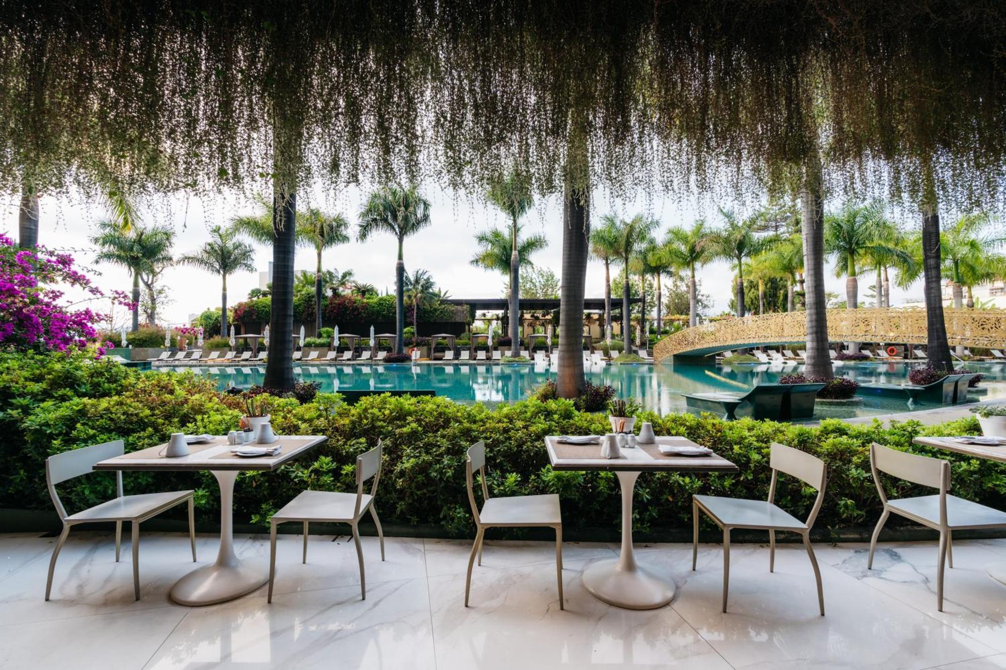 Savoy Palace - The Leading Hotels Of The World - Savoy Signature Funchal  Exterior photo The pool at the hotel